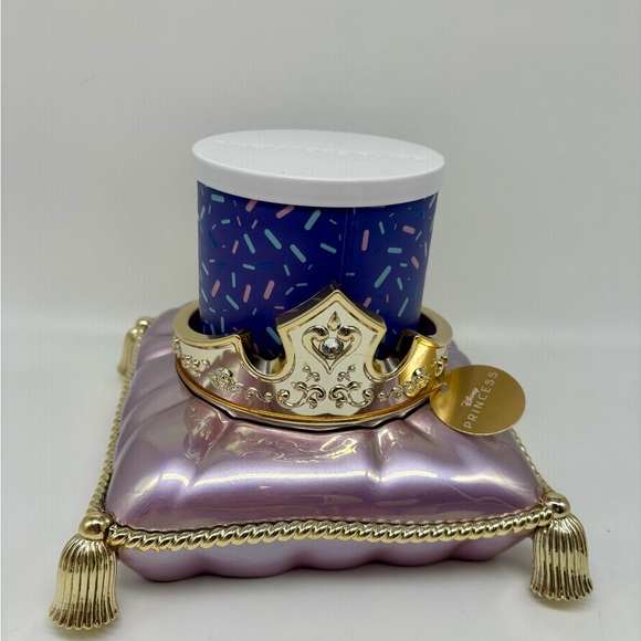 Disney Princess BBW Aurora Crown Pillow Cushion Pedestal 3-Wick Candle Holder - Picture 3 of 7